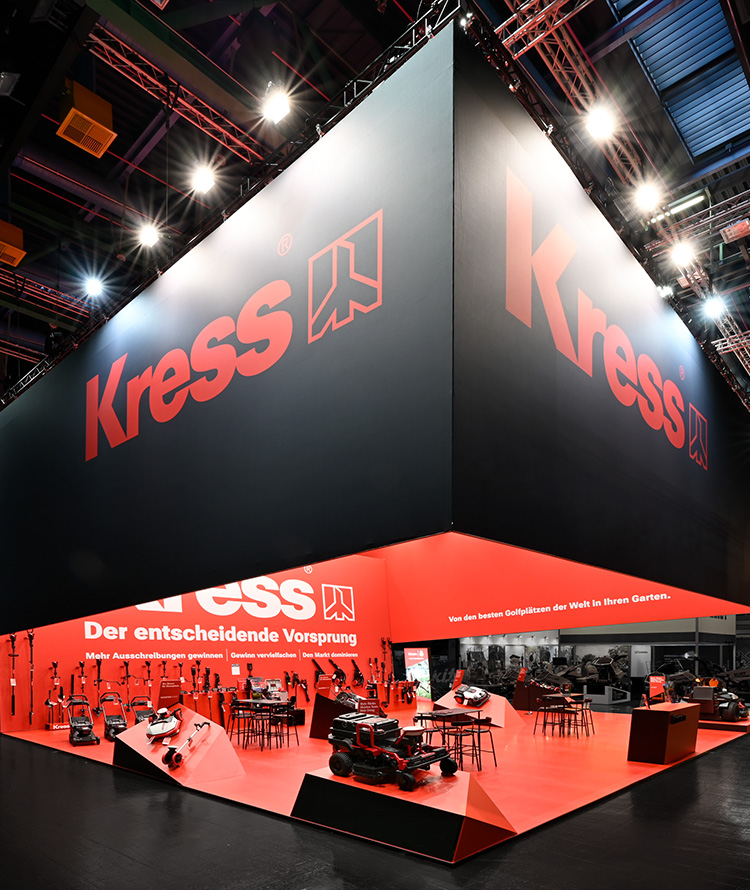 Kress exhibition stand – brand architecture in red and black